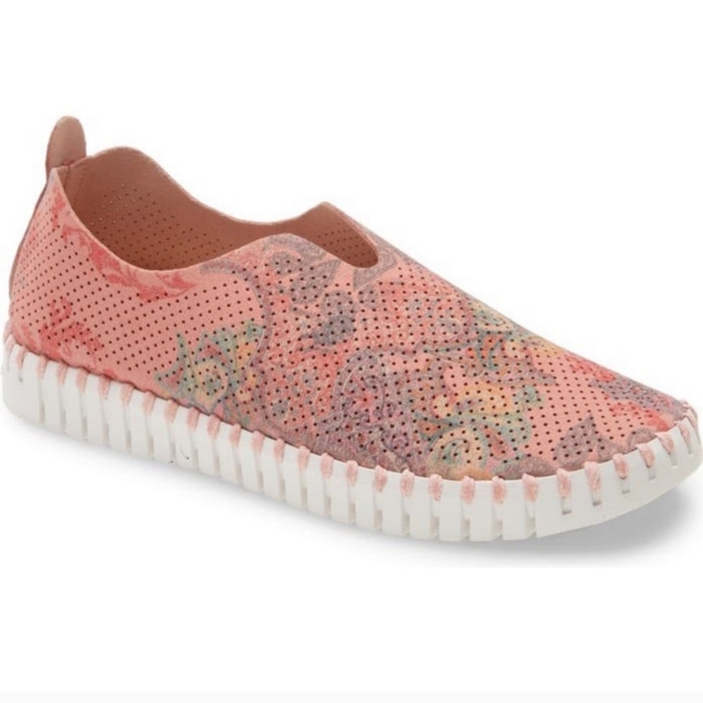 Ilse Jacobsen Tulip 139 Perforated Slip-On Sneaker Coral Blush 37